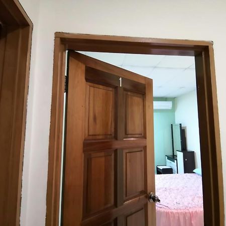Cosy Homestay Ulu Tiram Bagian luar foto