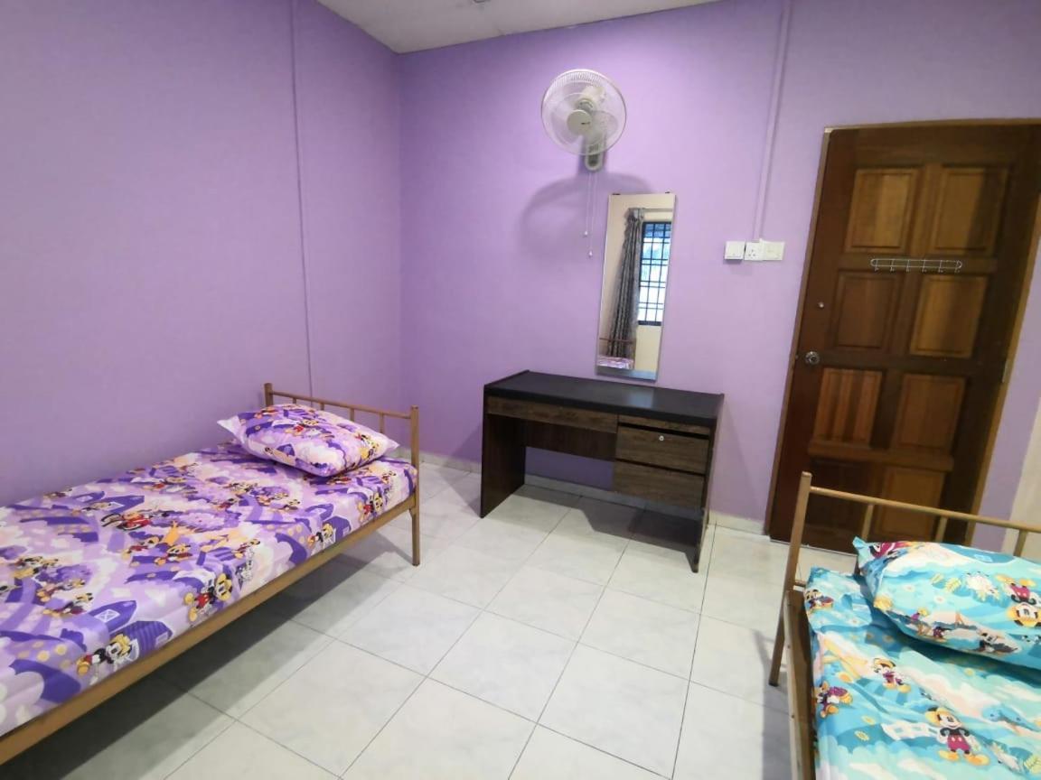 Cosy Homestay Ulu Tiram Bagian luar foto