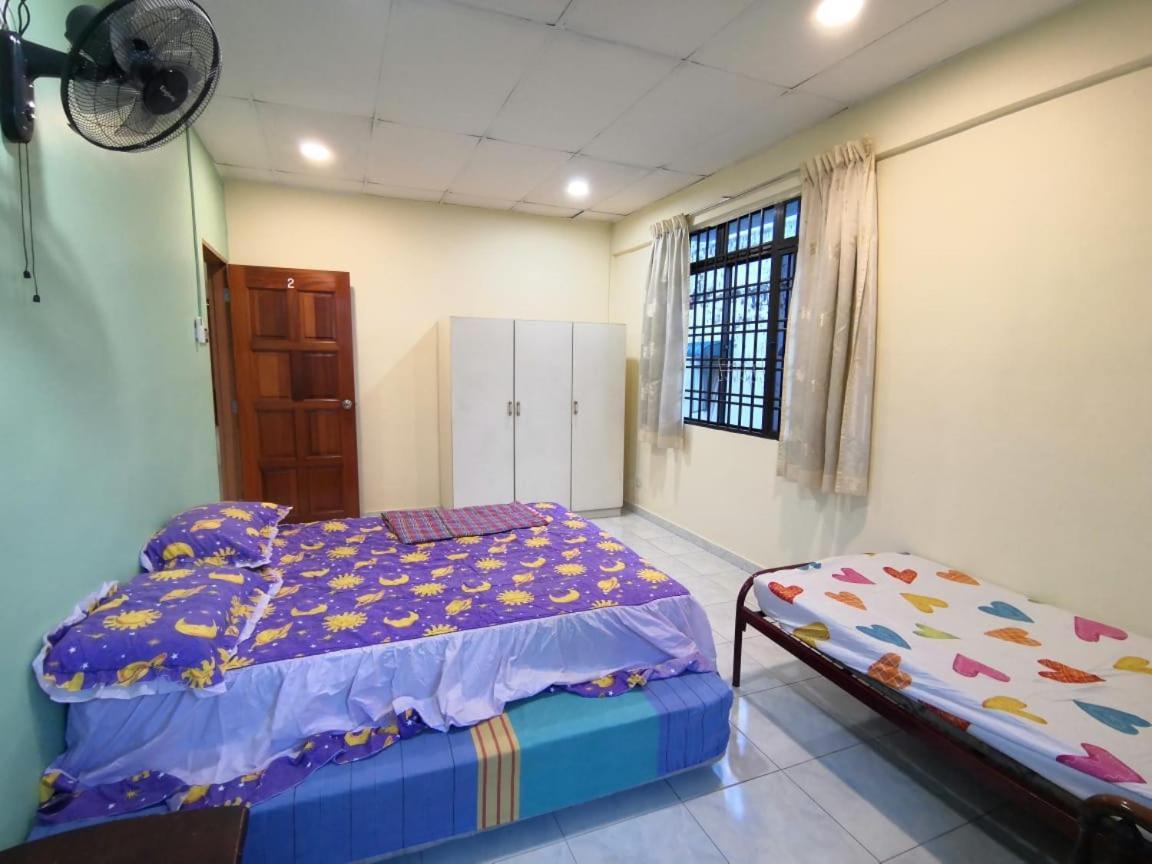 Cosy Homestay Ulu Tiram Bagian luar foto